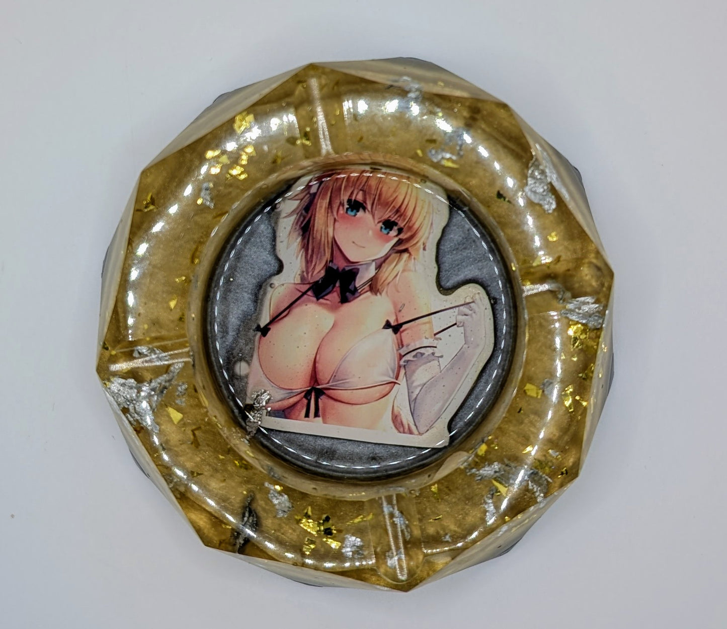 ✨ Anime Waifu Resin Ashtray – Gold & Silver Foil Glitter ✨