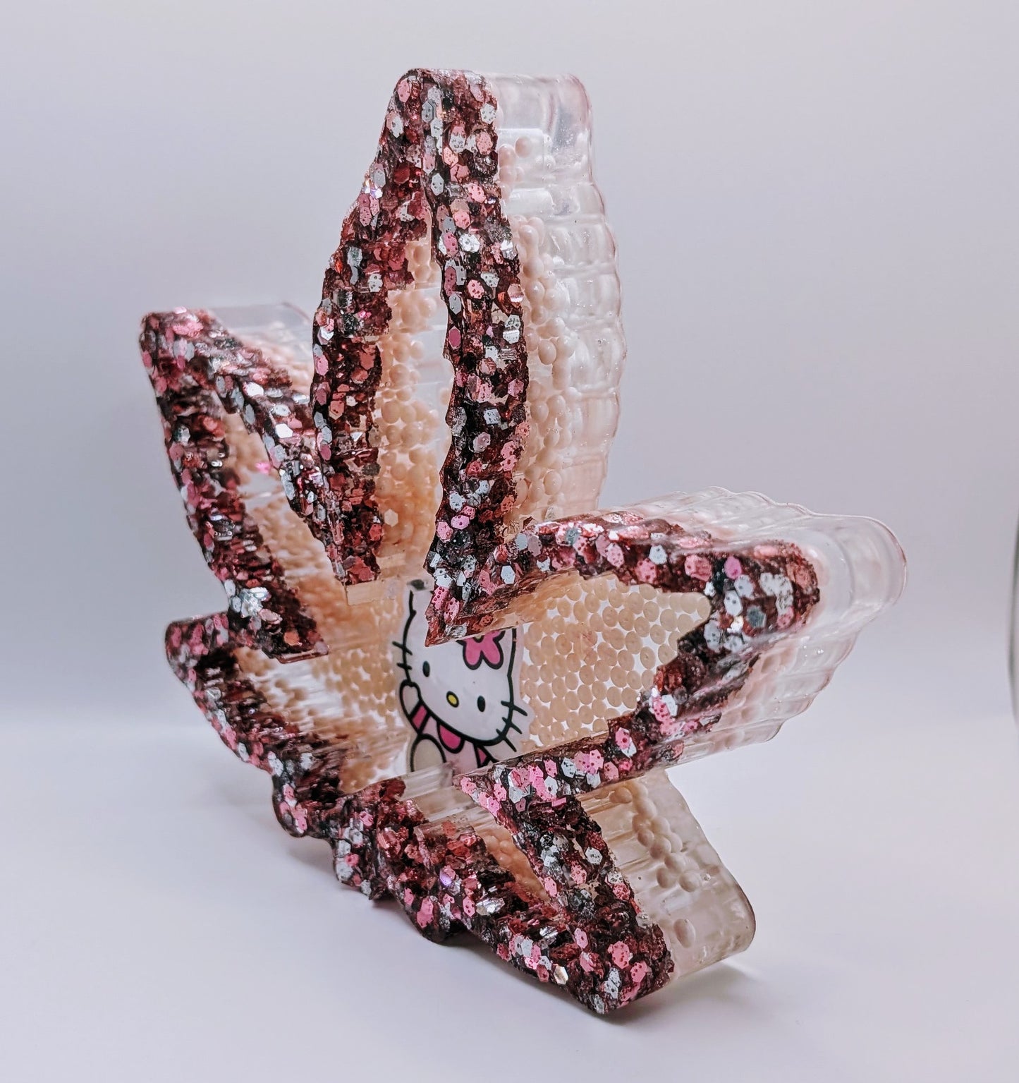 Hello Kitty Pearl Resin Leaf Ashtray